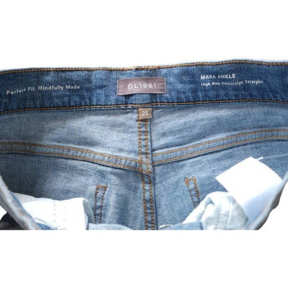 DL1961 Mara Ankle raw hem mid rise straight jean - Picture 2 of 9